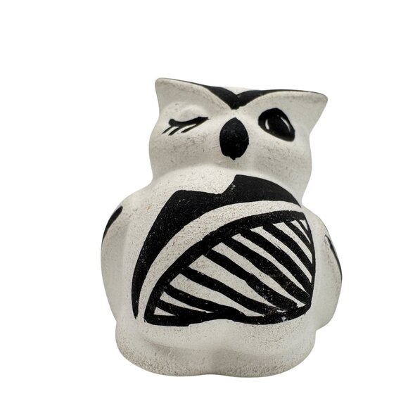 Acoma Pueblo Handcrafted Ceramic Owl Figurine Black & White Pottery - Picture 1 of 7